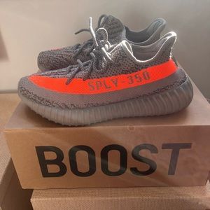 Barely worn Yeezys, size 7